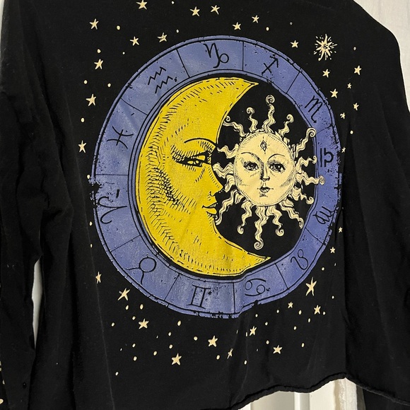 Zodiac Crop Top - Picture 2 of 5